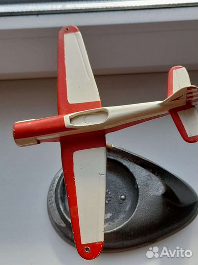 Пепельница самолёт. Нет винта