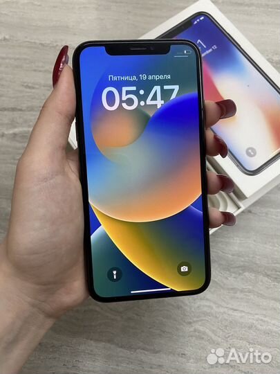 iPhone X, 64 ГБ