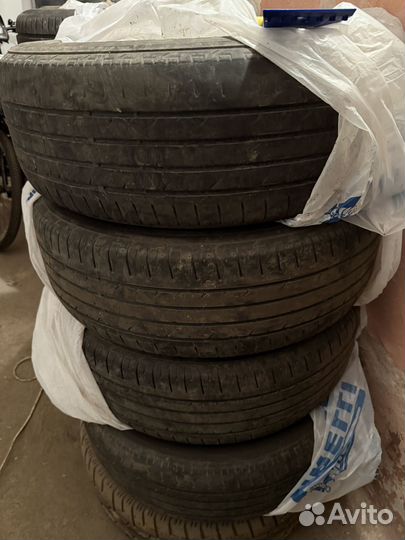 Bridgestone Dueler 684 225/60 R17