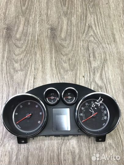 Панель приборов Opel Astra J хетчбэк 5-ти дв