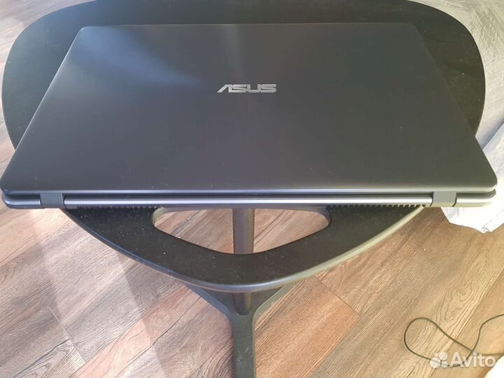 Asus D 705 B