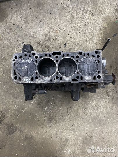 Двигатель Nissan CD20 без ГБЦ
