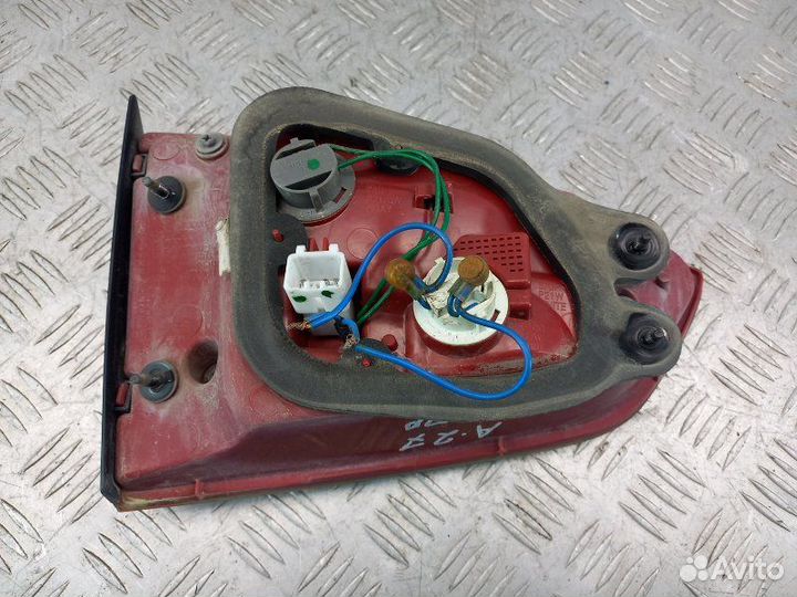 Фонарь задний внутренний правый Kia Ceed 2 JD G4FG