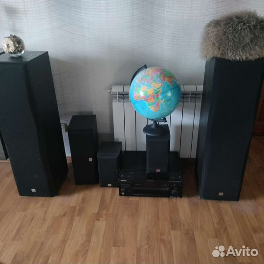 Акустические колонки jbl напольные