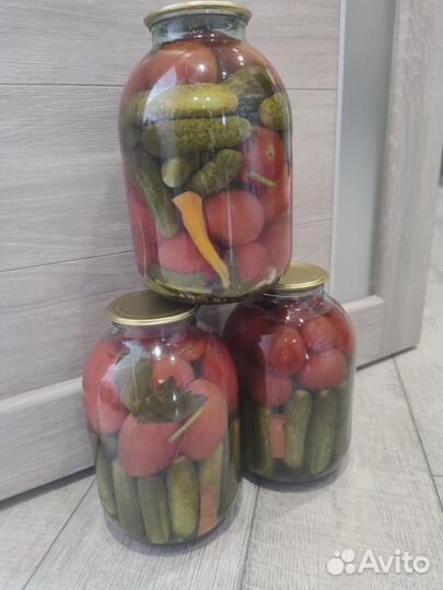 Солёные огурцы,помидоры,квашенная капуста,компот