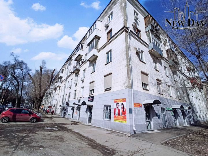 Помещение с отдельным входом на первой линии, 16м²