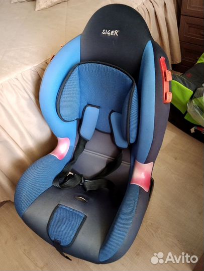 Автомобильное кресло