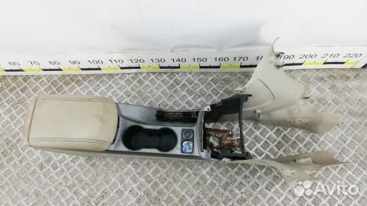 Подлокотник центральный ford escape 3 (2MF03IX01)