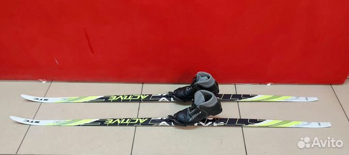 Лыжи пластиковые с ботинками