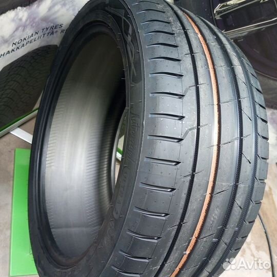 Ikon Tyres Autograph Ultra 2 SUV 295/40 R21 111Y