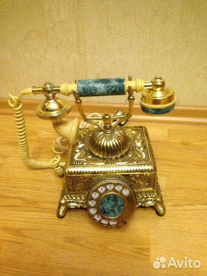 Ретро-телефон 20 века