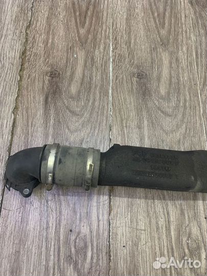 Патрубок интеркулера Opel Zafira B Z19DTH