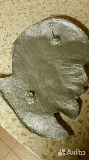 Барельеф В.И. Ленина