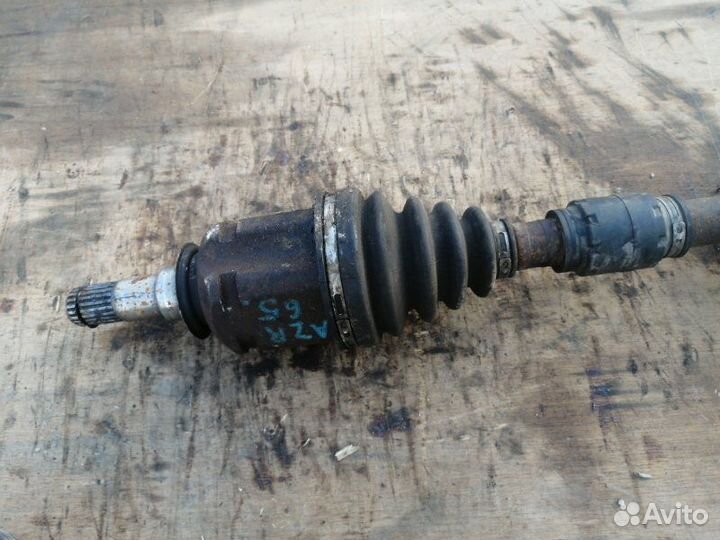 Привод передний левый Toyota Noah AZR65 1AZ