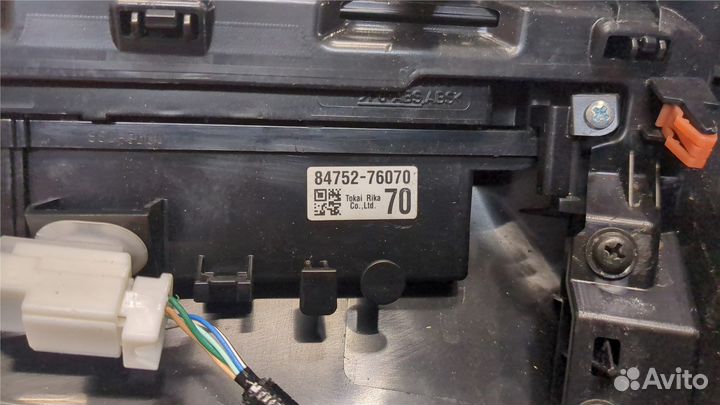 Кнопка обогрева сидений Lexus UX, 2021