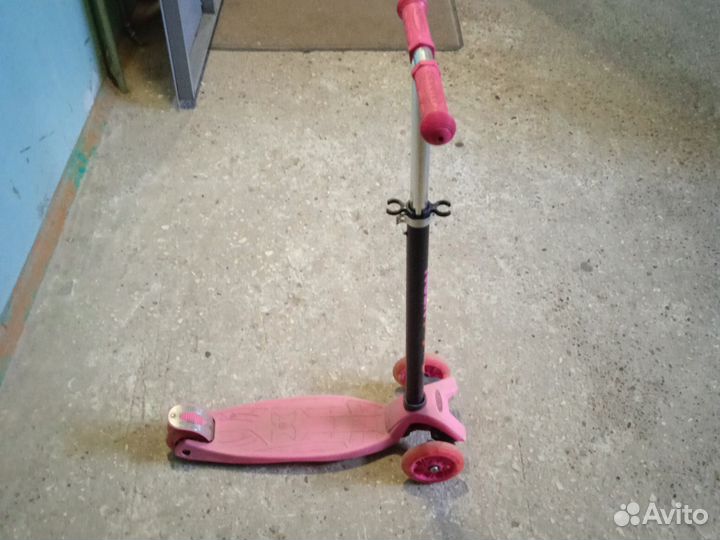 Самокат детский со светящимися колесами