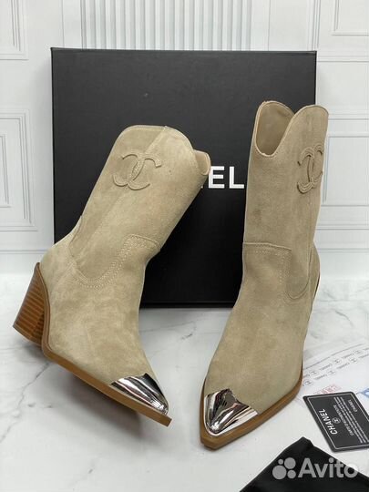 Казаки с металлическим носиком chanel