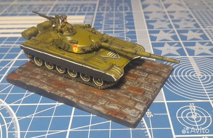 Масштабная модель - танк Т-72А
