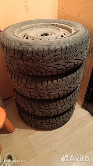 Yokohama Ice Guard Stud IG55 215/60 R16