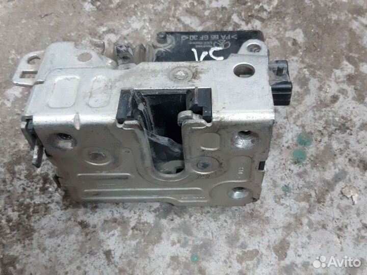 Замок задней двери renault logan