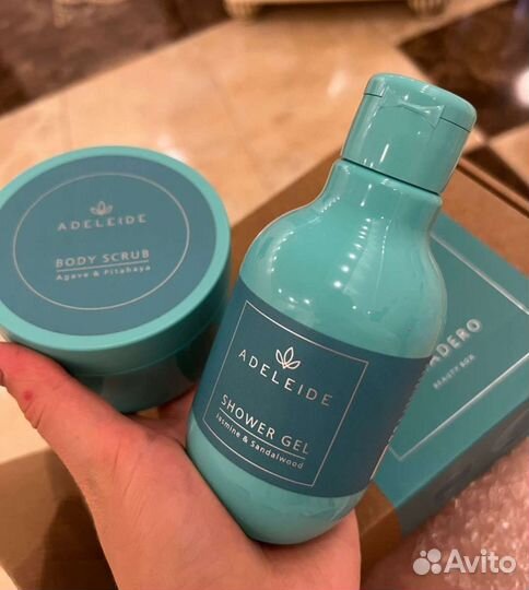 Подарочный набор косметики Adeleide скраб и гель