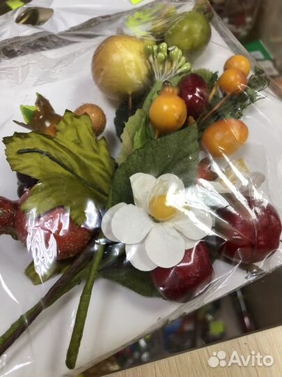 Декоративные букетики веточек и цветов набор