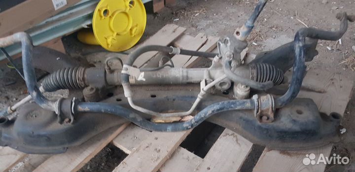 Руливая рейка Тойота noah AZR 60