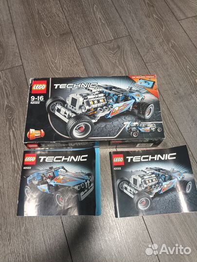 Конструктор lego Technic 42022 Гоночныйавтомобиль