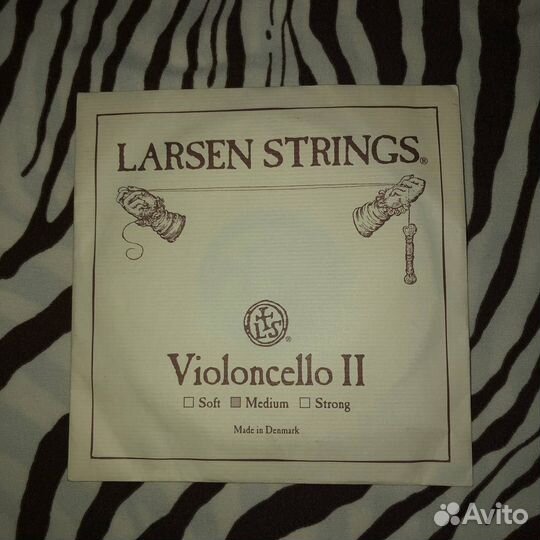 Larsen Strings Violoncello Medium