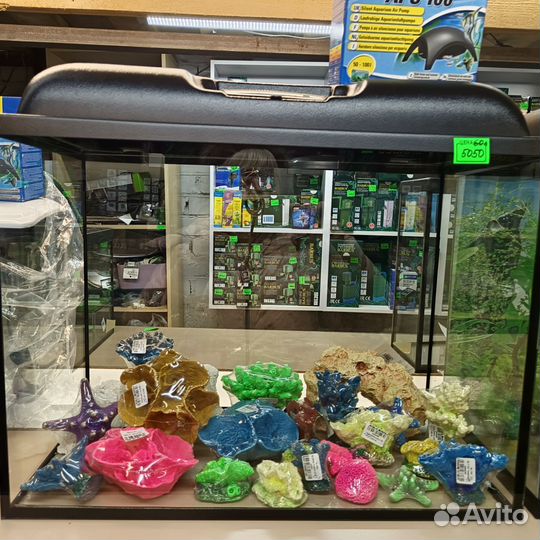 Аквариум новый со светильником