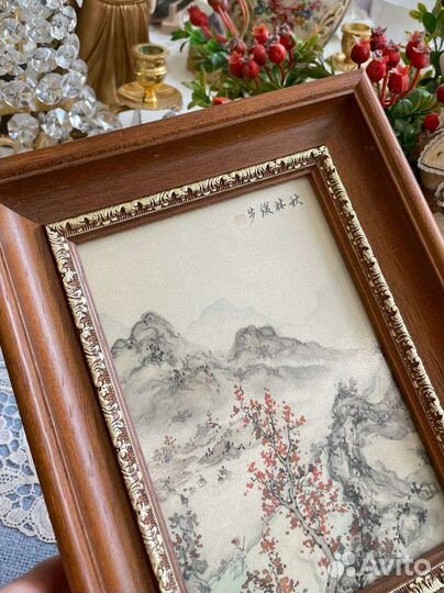 Антиквариат. Картина на шелке в деревянной раме