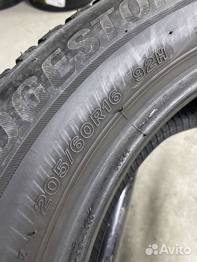 Bridgestone Blizzak LM-001 205/60 R16