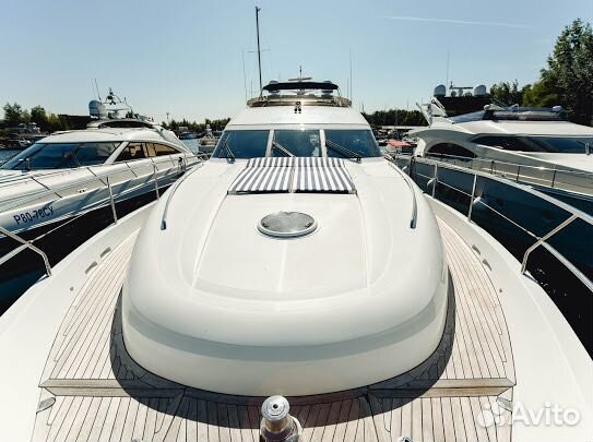 Моторная яхта Princess 21M