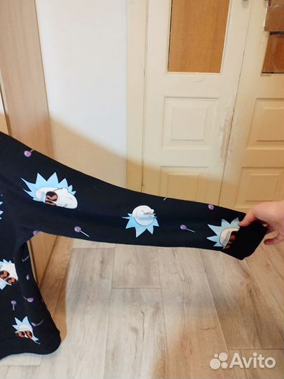 Свитшот Рик и Морти