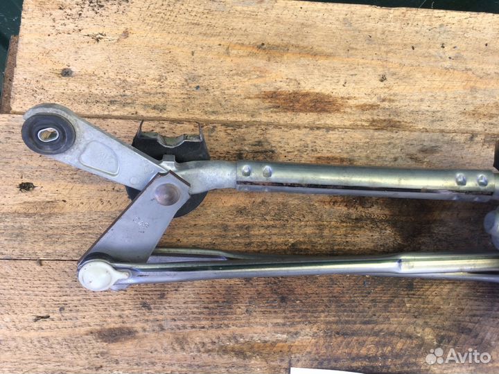 Трапеция стеклоочистителей Toyota Corolla 150