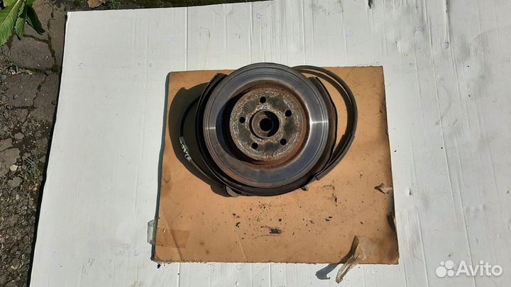 Задний правый кулак Mercedes CLS W219 W211