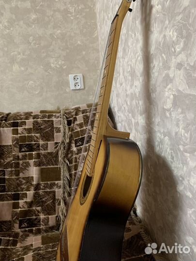 Акустическая гитара
