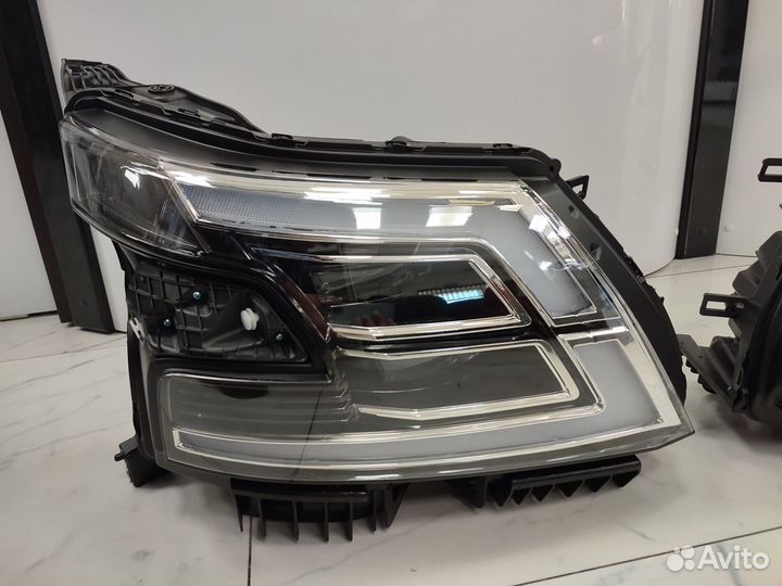 Передние фары Nissan Patrol Y62 2020 рестайлинг