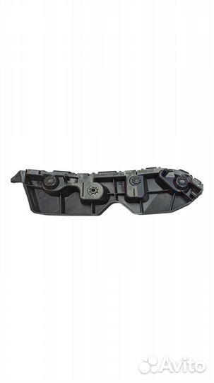 Кронштейн переднего бампера правый Renault Duster