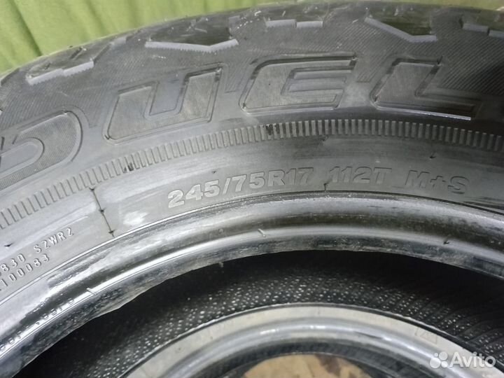Bridgestone Dueler A/T 245/75 R17