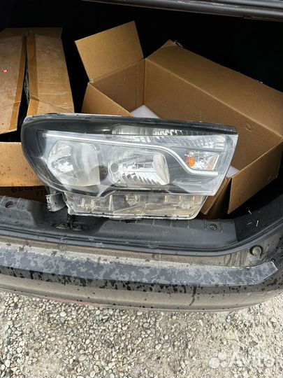 Фара правая на LADA vesta