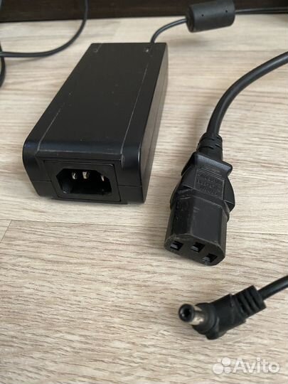 Блок питани 9V 4A