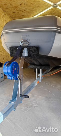 Лодка с мотором 9.9 и прицепом
