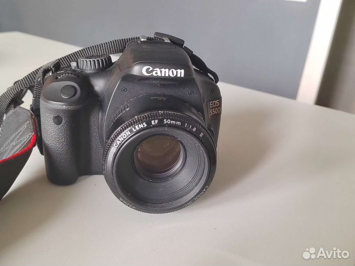 Зеркальный фотоаппарат Canon 550d