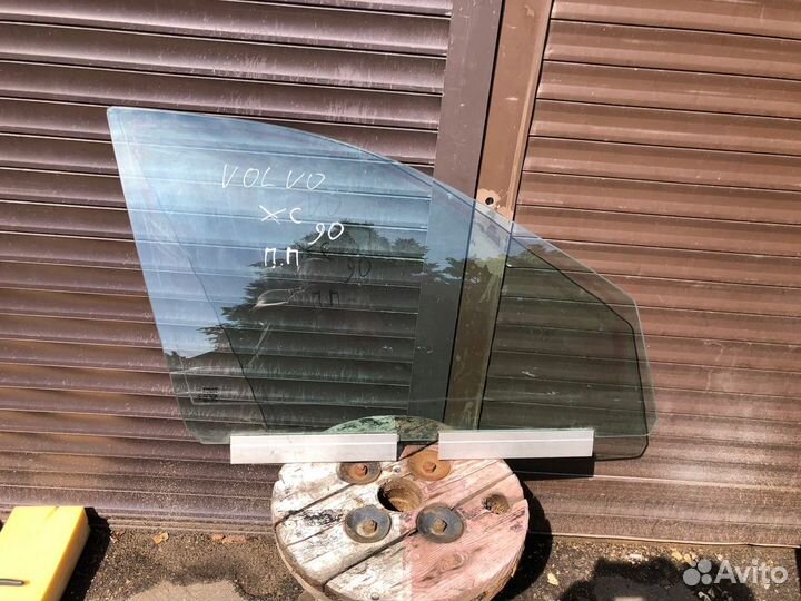 Стекло двери передней правой Volvo Xc90 2006