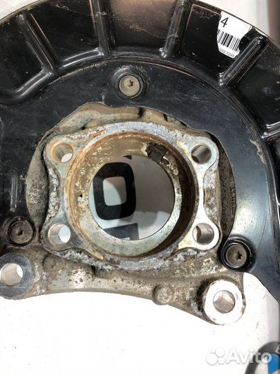 Кулак поворотный передний правый Volkswagen Passat