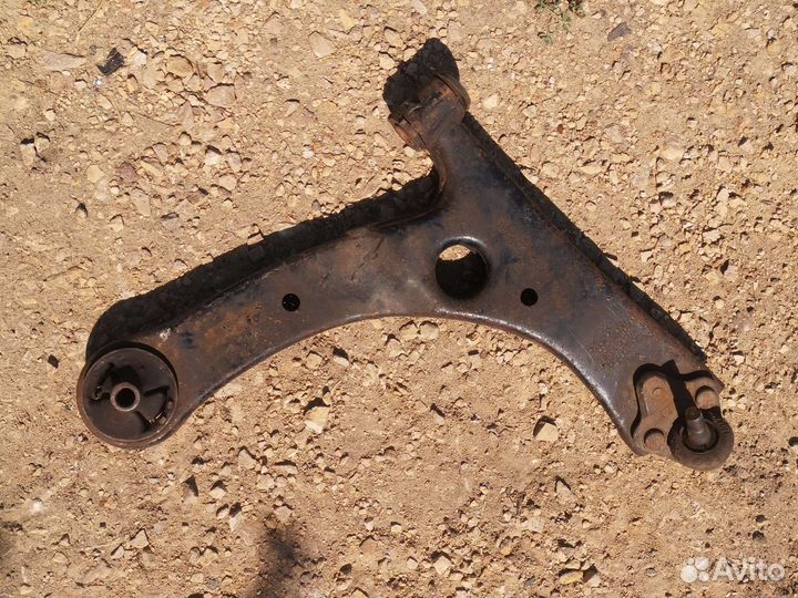 Рычаг правый Geely Emgrand EC 7