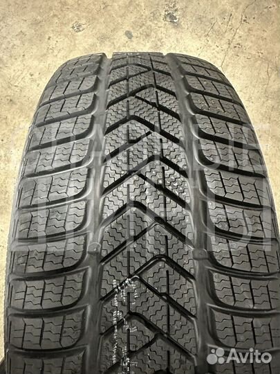 Pirelli Winter Sottozero 3 255/35 R20 97W