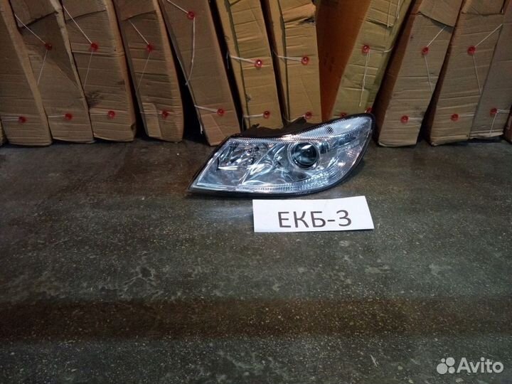Фара передняя левая на Skoda Octavia A5
