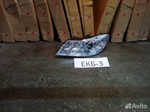 Фара передняя левая на Skoda Octavia A5
